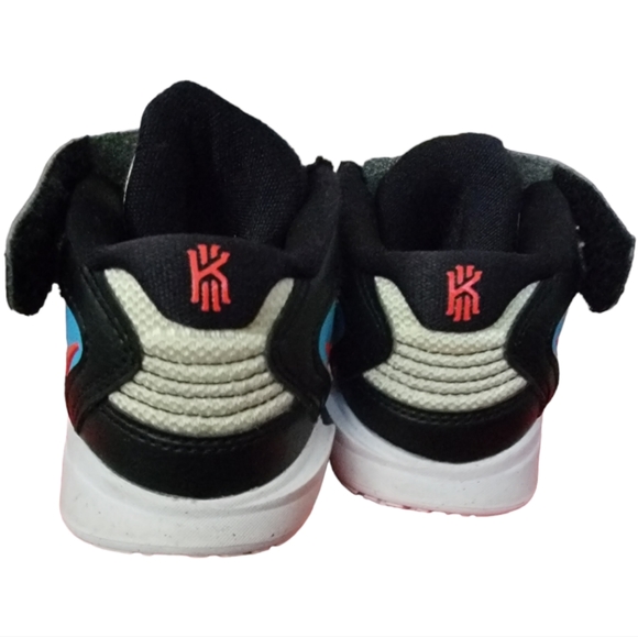 Kids multi-colored Kyrie Infinity SE sneakers size 5 - Picture 4 of 6